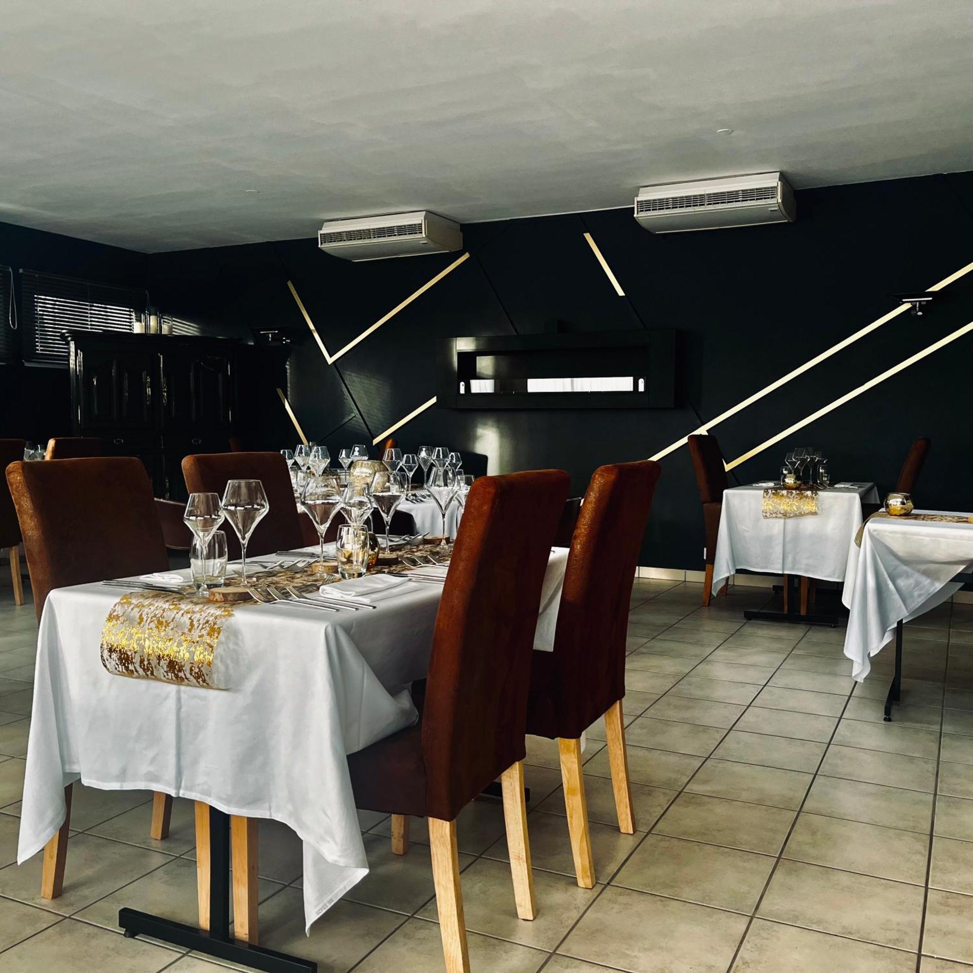 Logis Le Relais De La Voie Sacree Hotel Issoncourt Kültér fotó