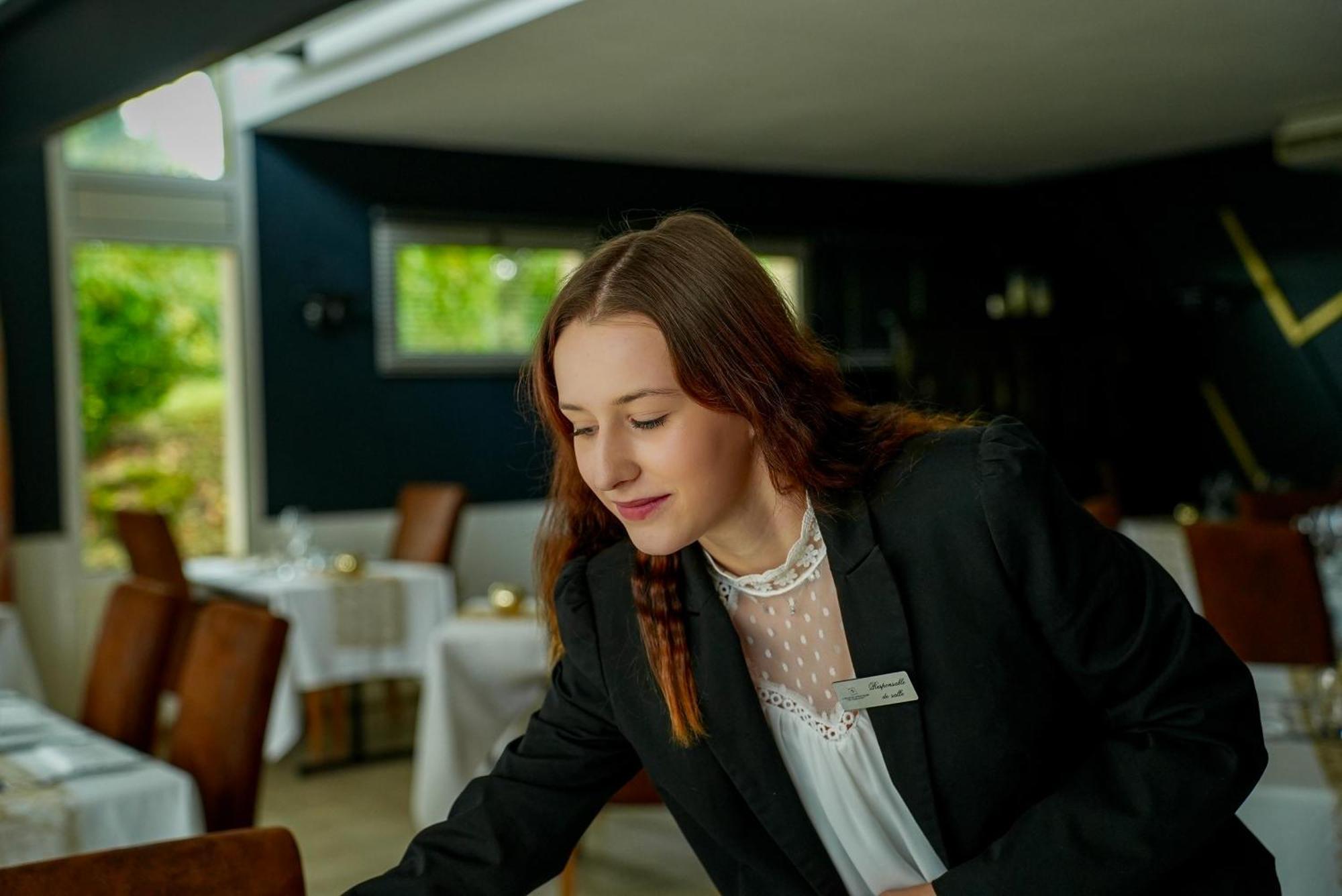 Logis Le Relais De La Voie Sacree Hotel Issoncourt Kültér fotó