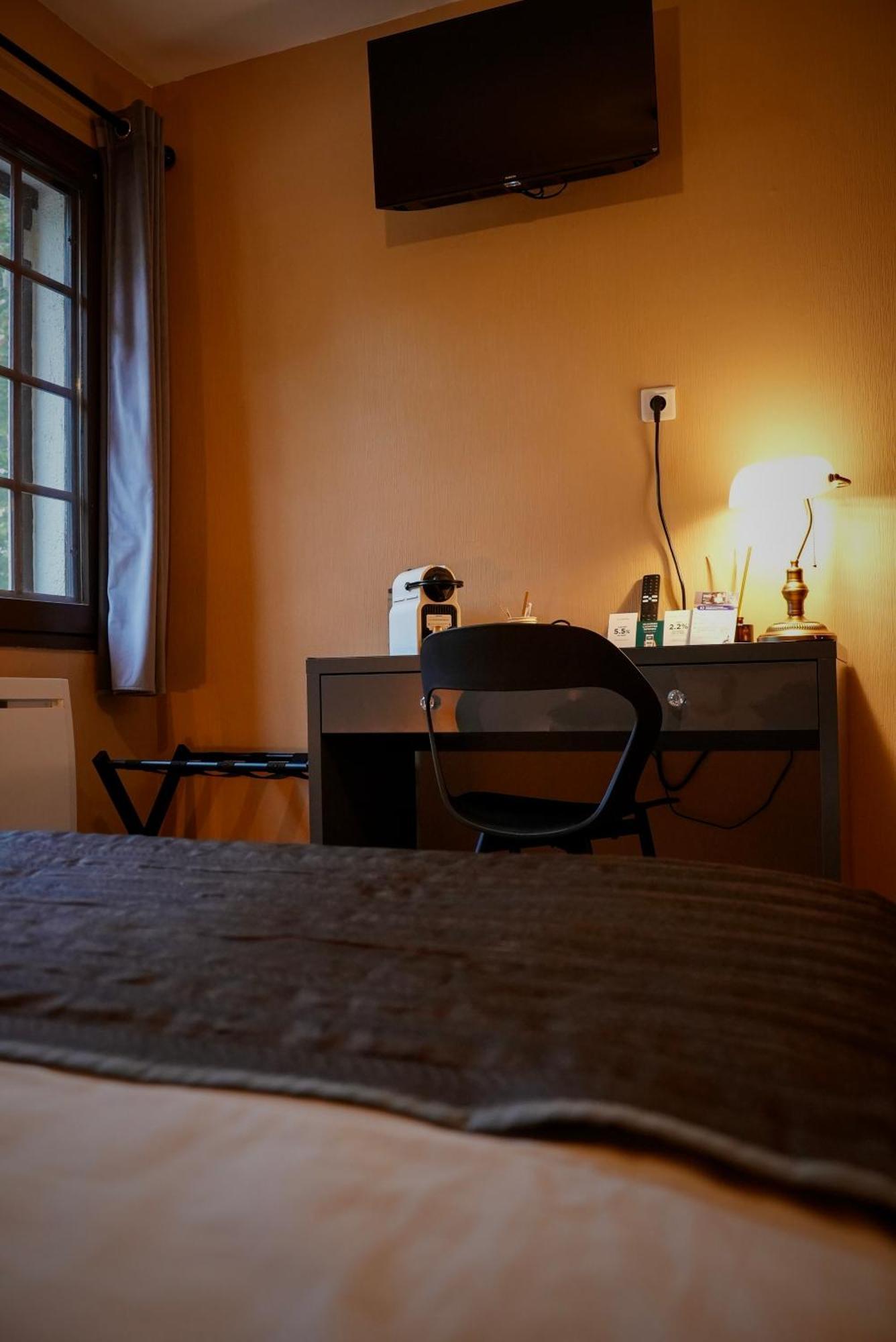 Logis Le Relais De La Voie Sacree Hotel Issoncourt Kültér fotó