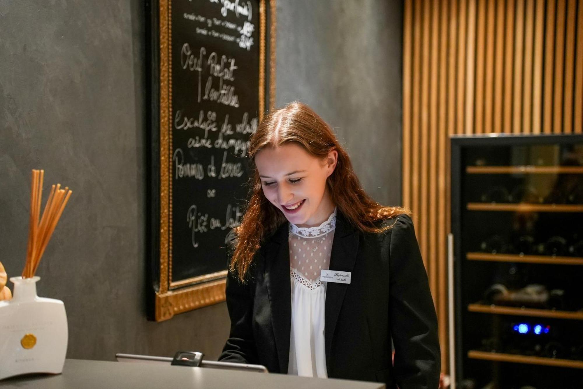 Logis Le Relais De La Voie Sacree Hotel Issoncourt Kültér fotó