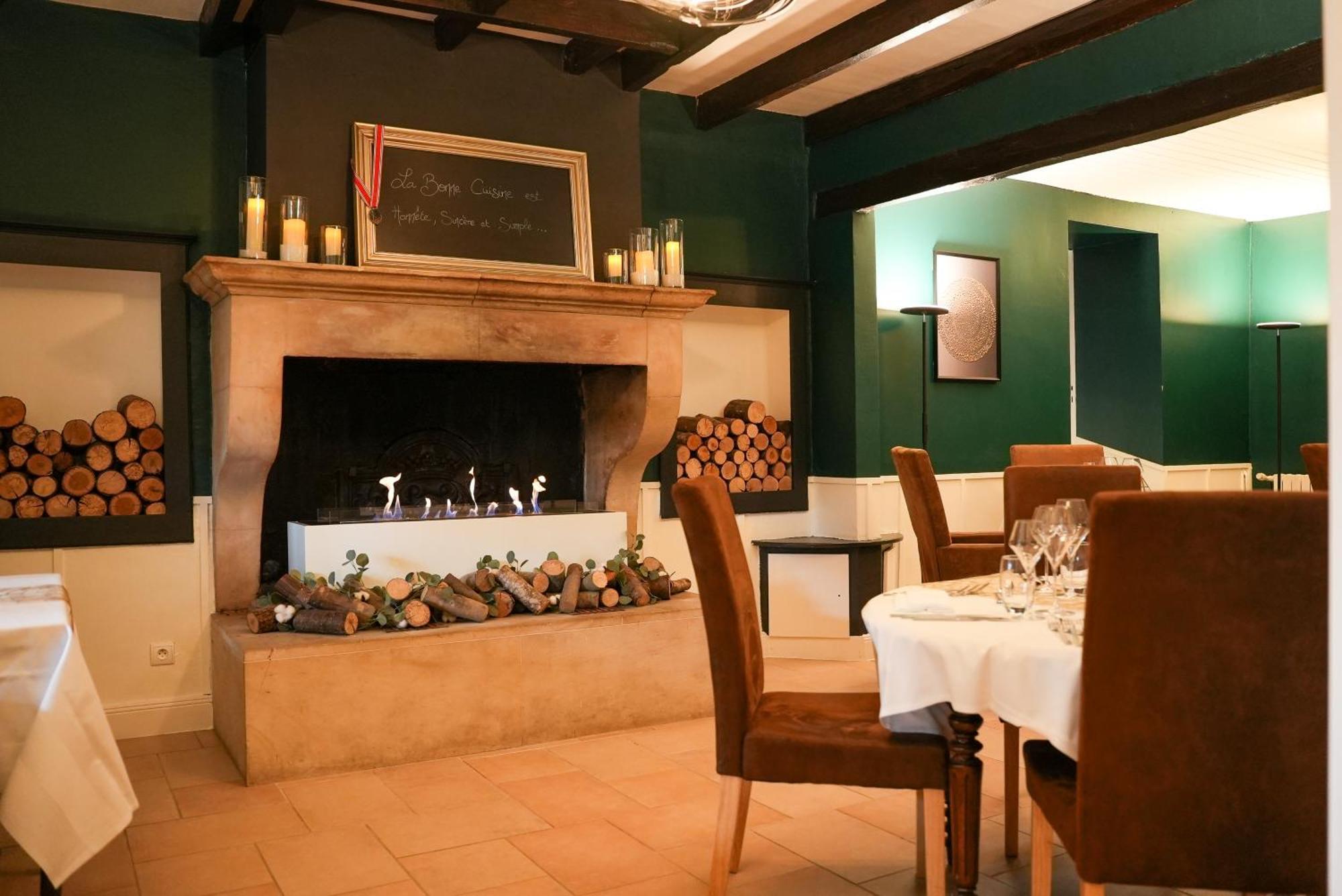 Logis Le Relais De La Voie Sacree Hotel Issoncourt Kültér fotó